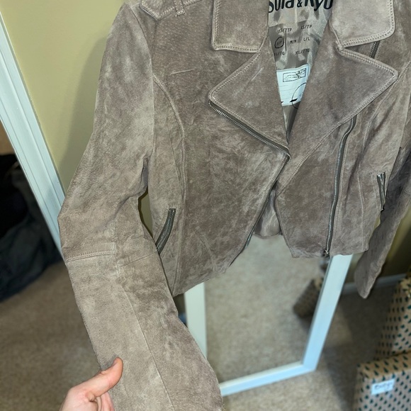 Leather jacket - Picture 2 of 6